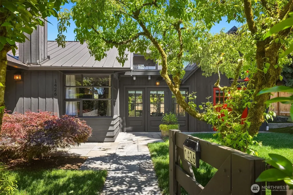 1426 37th Avenue E Seattle WA 98112