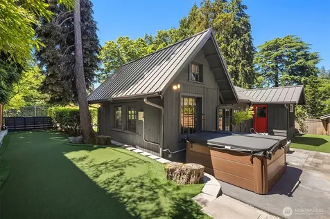 1426 37th Avenue E Seattle WA 98112