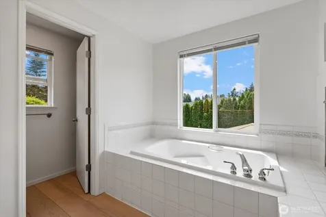20448 105th Avenue SE Kent WA 98031