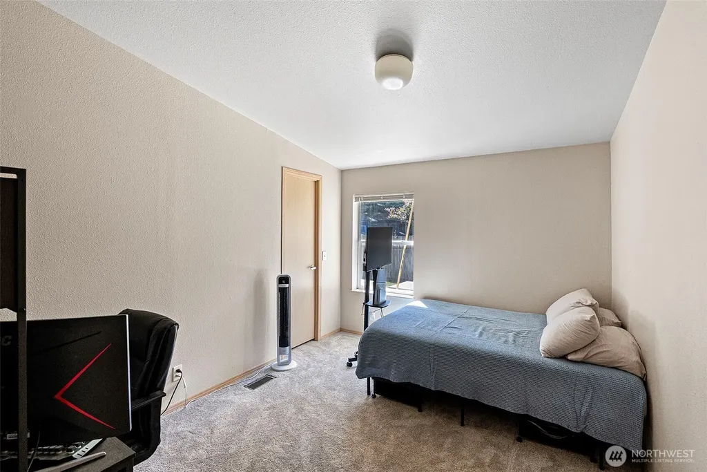6902 87th Street NW Gig Harbor WA 98332