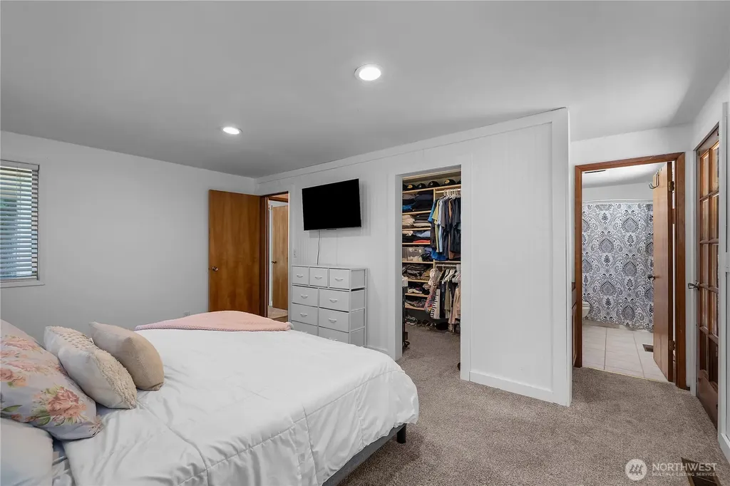 7004 Alderwood Court SE Lacey WA 98503