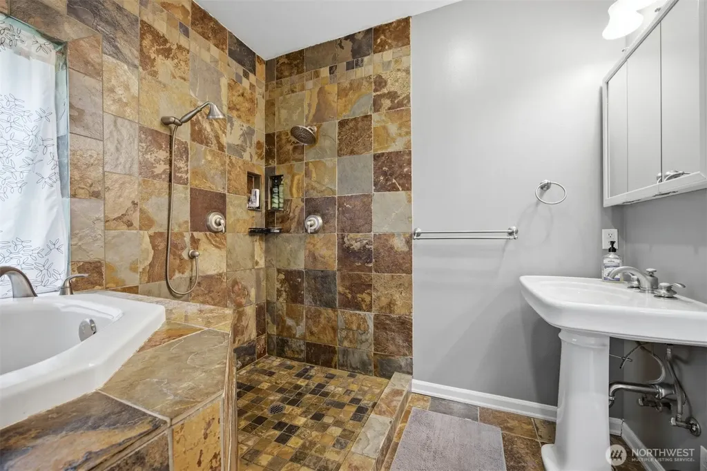 10 Mountain Ash Court Bellingham WA 98229