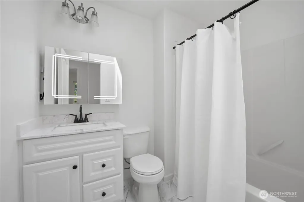 1508 208th Avenue NE Sammamish WA 98074