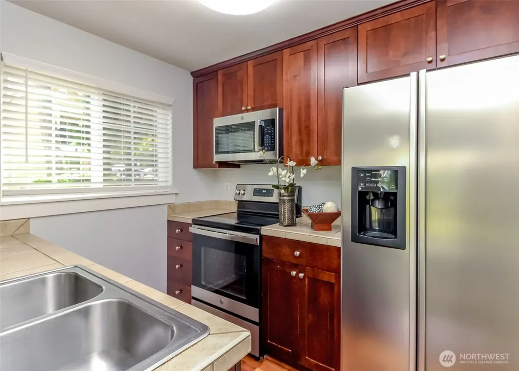 1830 S 284th Lane Federal Way WA 98003