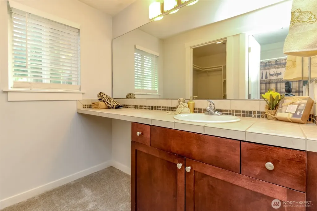 1830 S 284th Lane Federal Way WA 98003