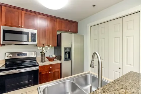 1830 S 284th Lane Federal Way WA 98003