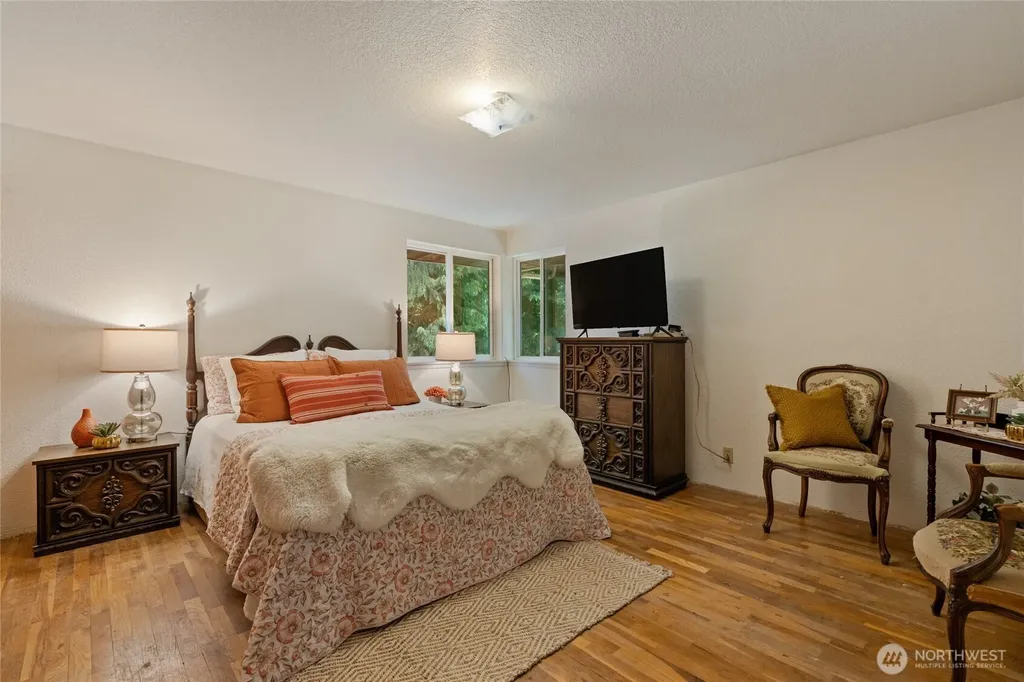 14839 4th Avenue S Burien WA 98148