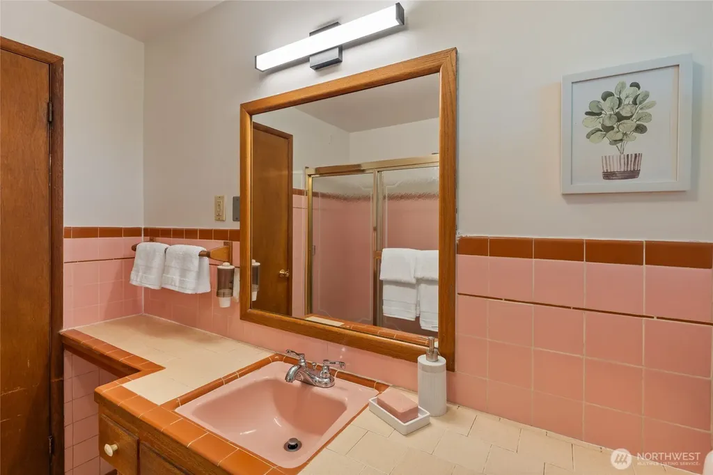 14839 4th Avenue S Burien WA 98148