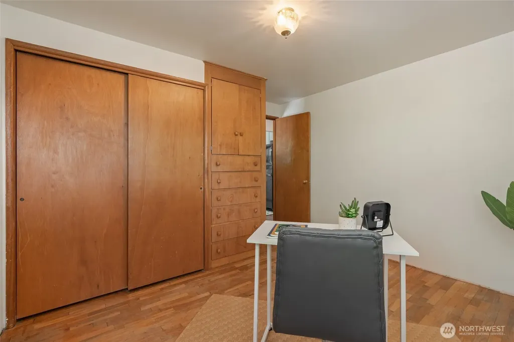 14839 4th Avenue S Burien WA 98148