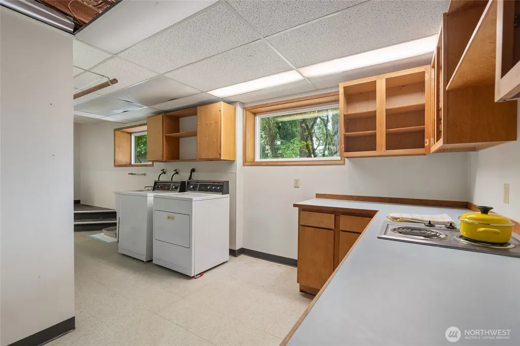 14839 4th Avenue S Burien WA 98148