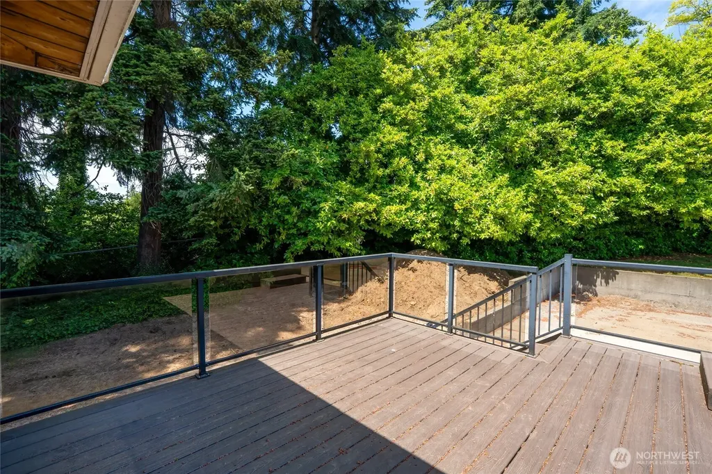 14839 4th Avenue S Burien WA 98148