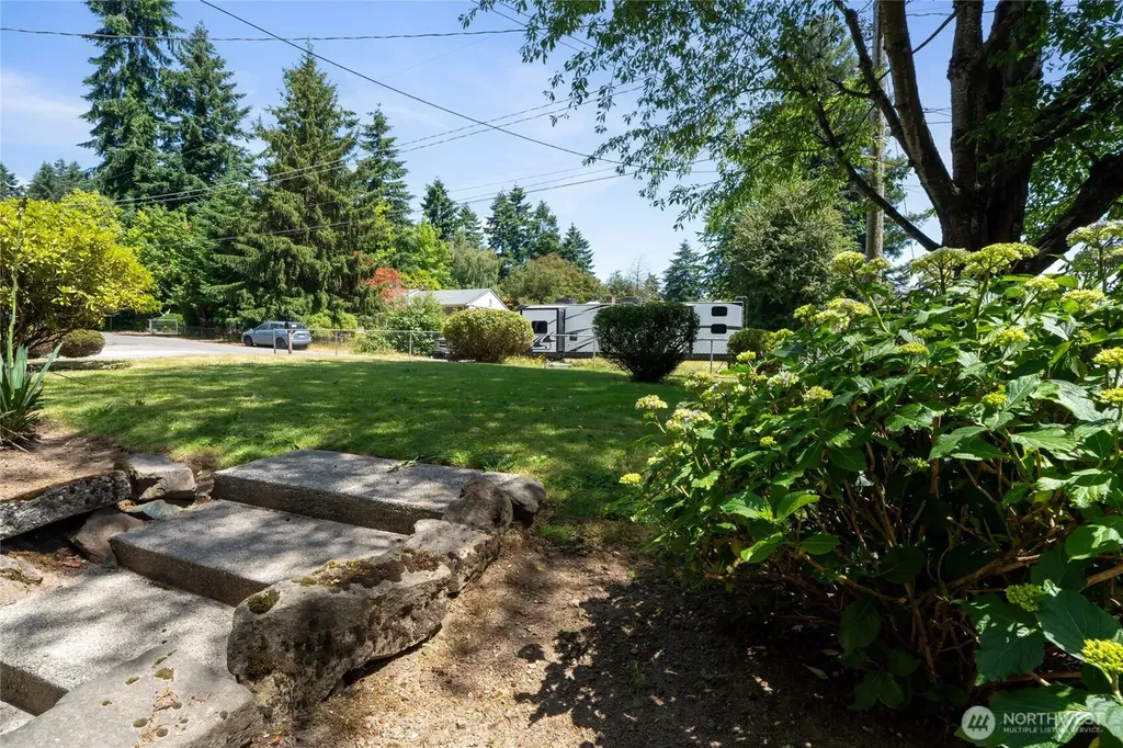 14839 4th Avenue S Burien WA 98148