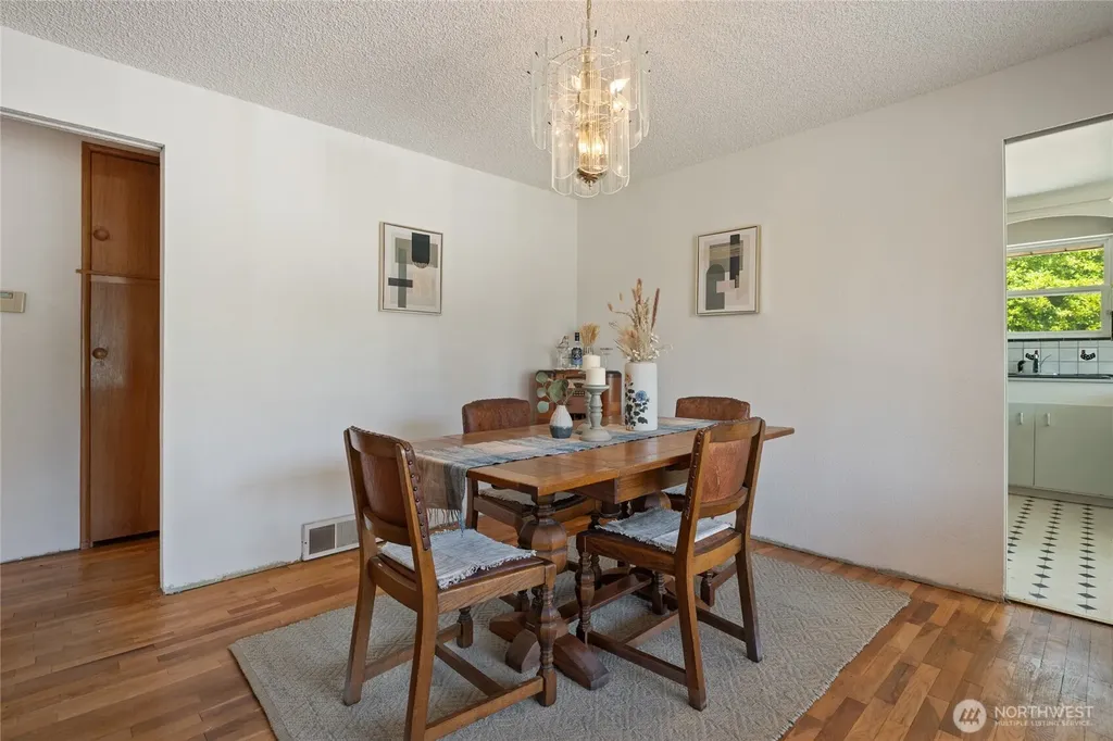 14839 4th Avenue S Burien WA 98148
