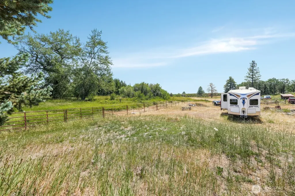 3220 Bickleton Highway Roosevelt WA 99356