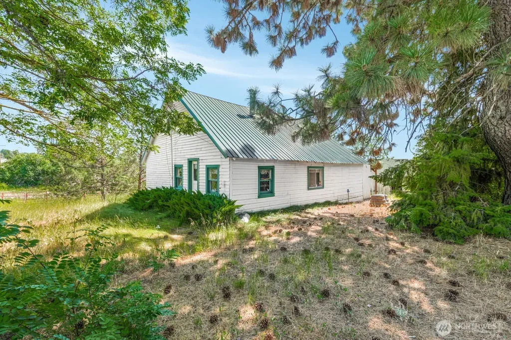 3220 Bickleton Highway Roosevelt WA 99356