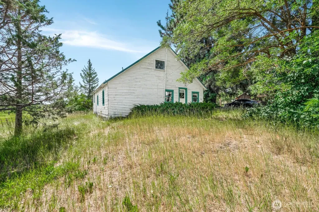 3220 Bickleton Highway Roosevelt WA 99356