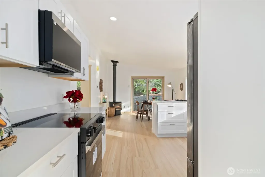 1754 NE Mesford Road Poulsbo WA 98370
