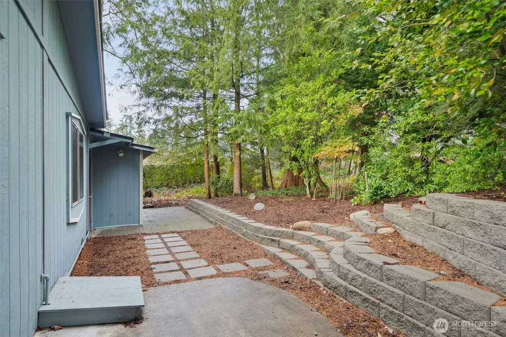 1754 NE Mesford Road Poulsbo WA 98370