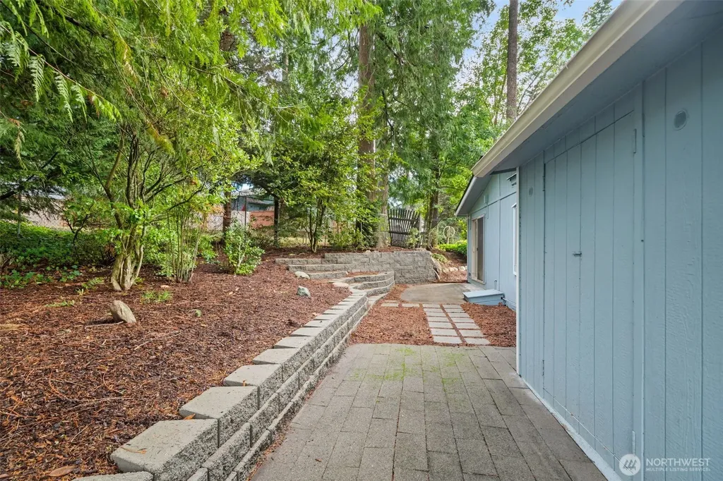 1754 NE Mesford Road Poulsbo WA 98370