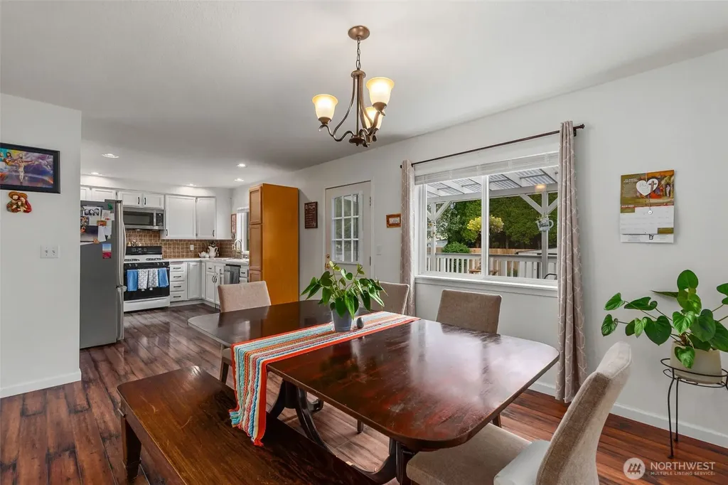 5601 Thornbury SE Lacey WA 98513