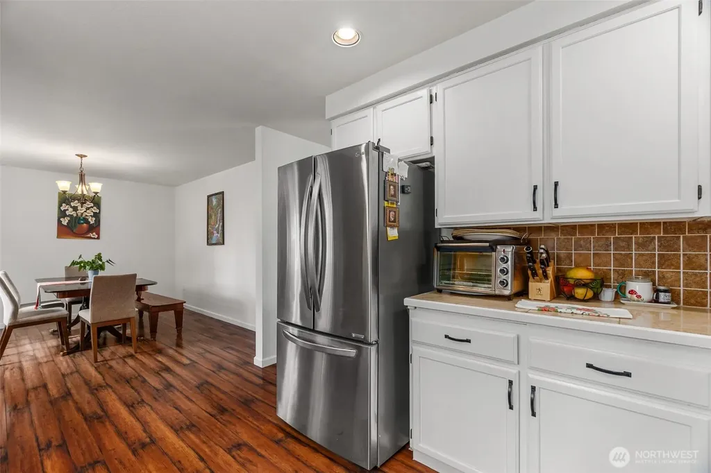 5601 Thornbury SE Lacey WA 98513