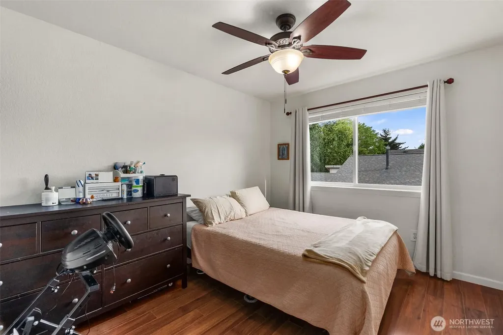 5601 Thornbury SE Lacey WA 98513