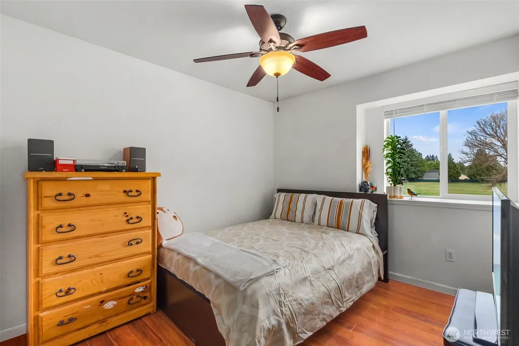 5601 Thornbury SE Lacey WA 98513
