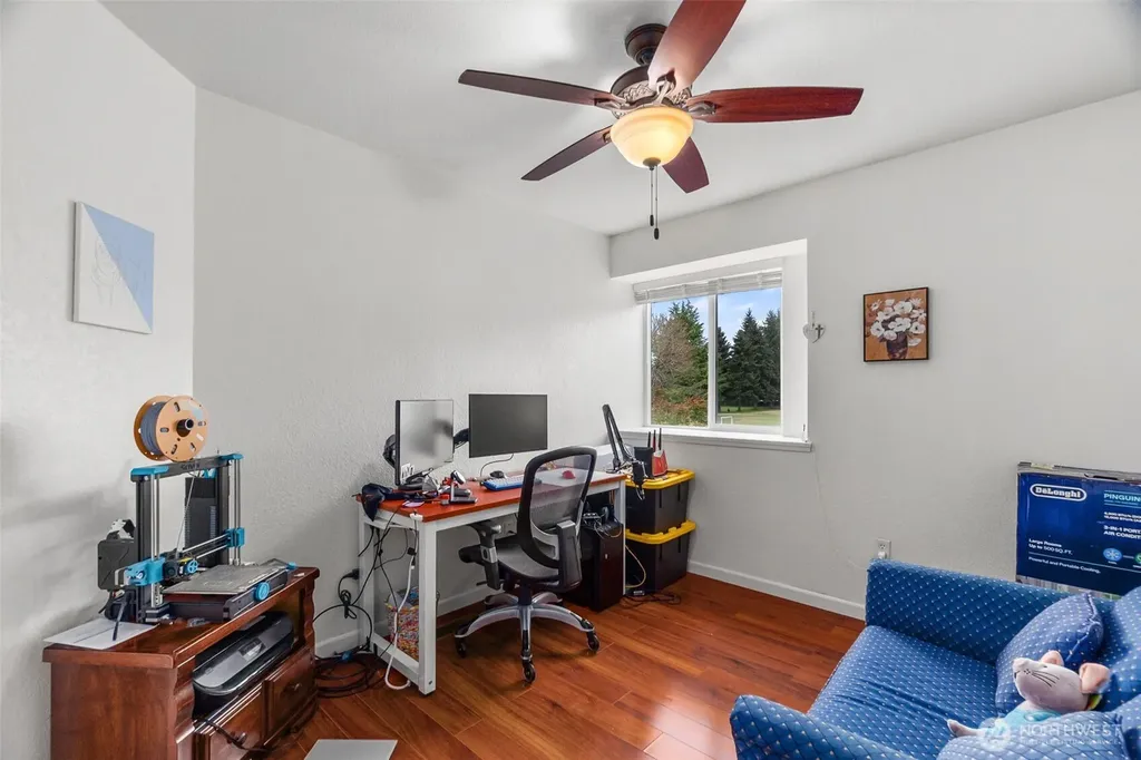 5601 Thornbury SE Lacey WA 98513