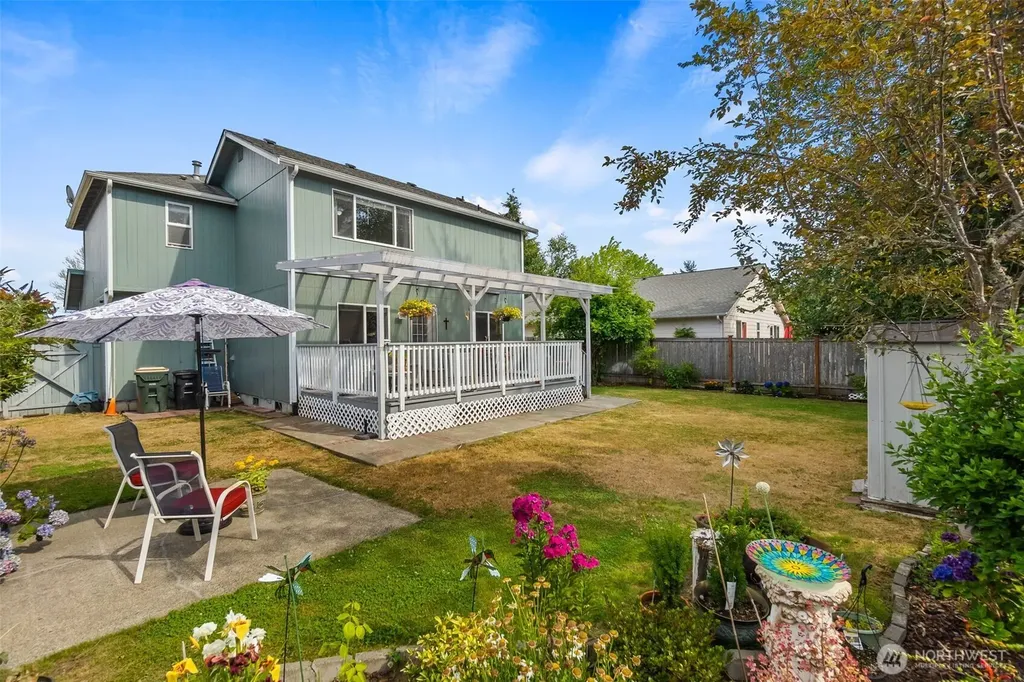5601 Thornbury SE Lacey WA 98513