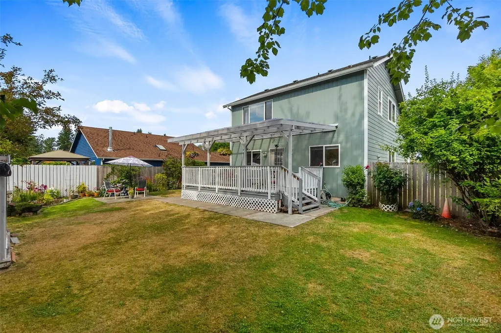 5601 Thornbury SE Lacey WA 98513