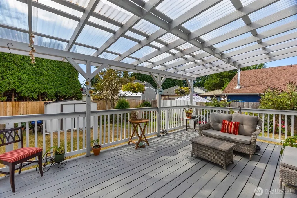5601 Thornbury SE Lacey WA 98513