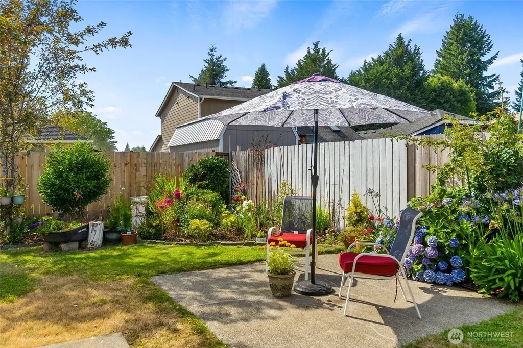 5601 Thornbury SE Lacey WA 98513