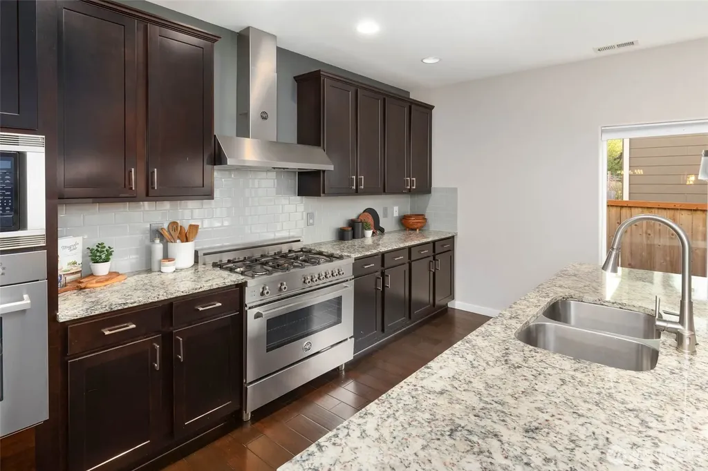 10219 125th Avenue NE Kirkland WA 98033