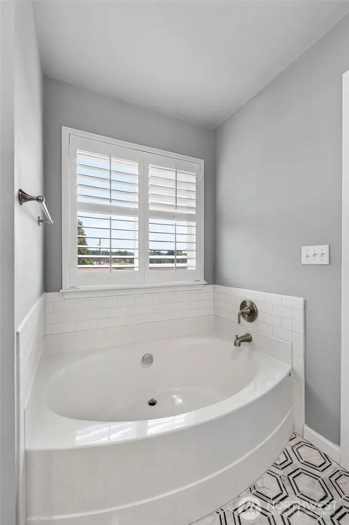 932 134th Street S Tacoma WA 98444