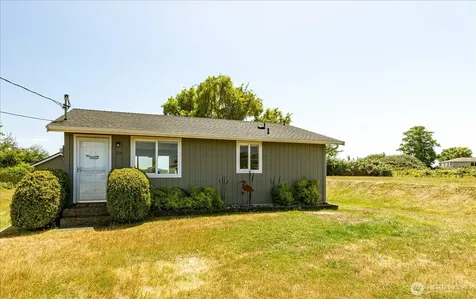 214 Lighthouse Way Freeland WA 98249
