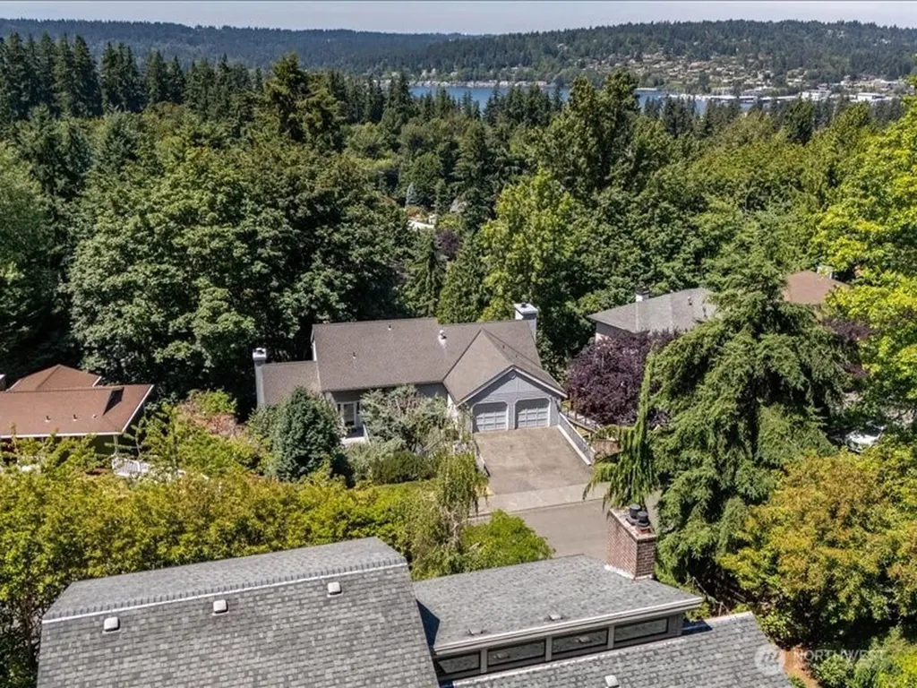 15812 71st Avenue NE Kenmore WA 98028