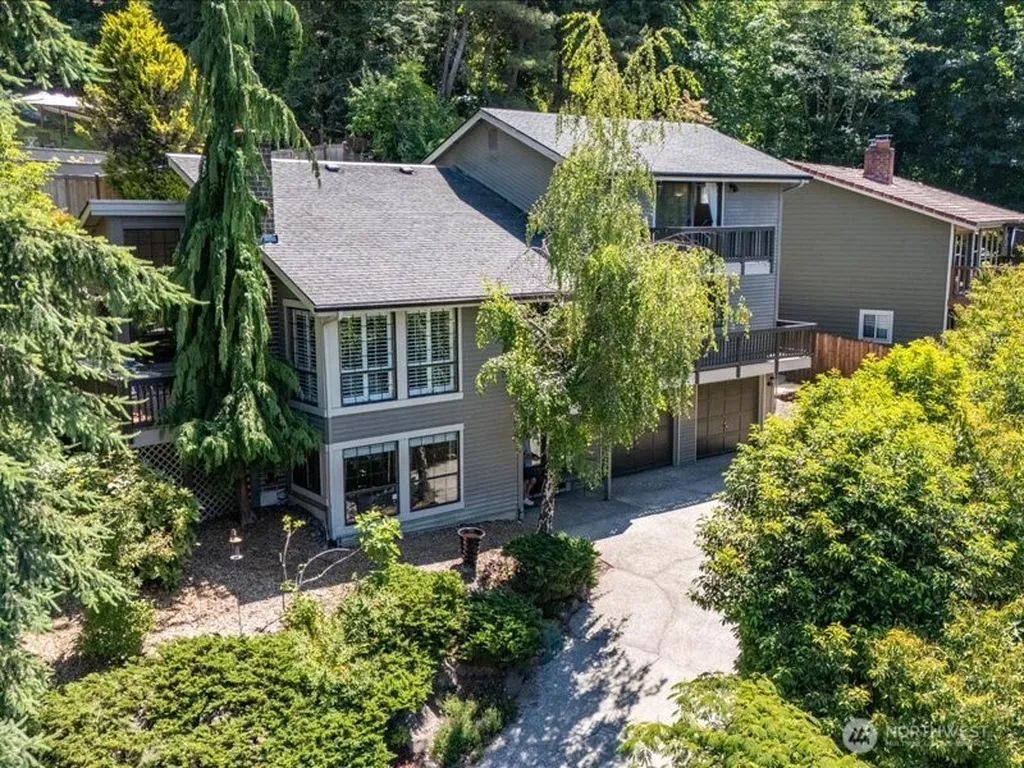 15812 71st Avenue NE Kenmore WA 98028