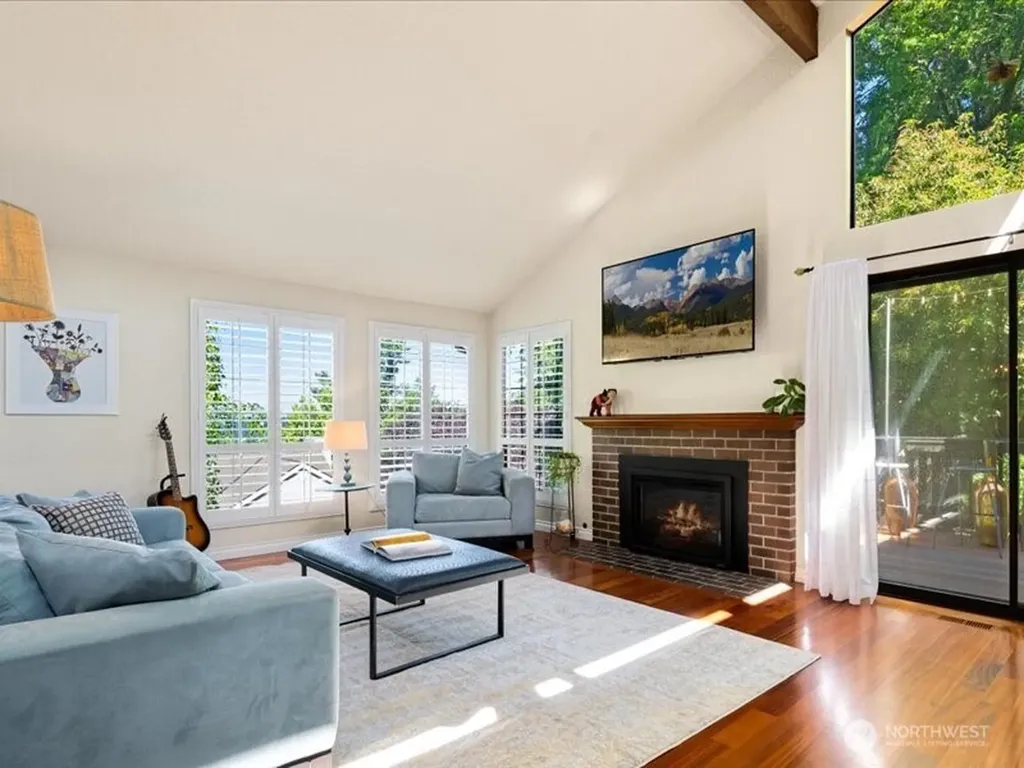 15812 71st Avenue NE Kenmore WA 98028