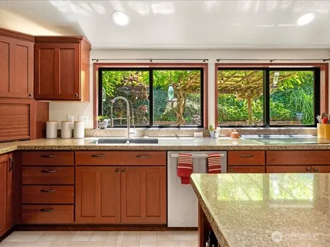 15812 71st Avenue NE Kenmore WA 98028