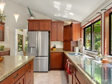 15812 71st Avenue NE Kenmore WA 98028