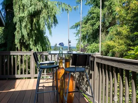 15812 71st Avenue NE Kenmore WA 98028