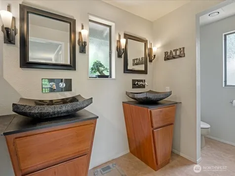 15812 71st Avenue NE Kenmore WA 98028