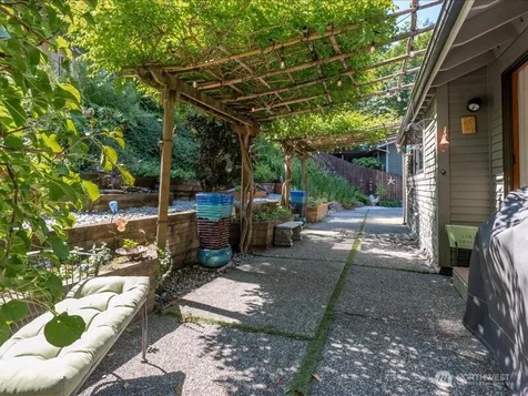15812 71st Avenue NE Kenmore WA 98028