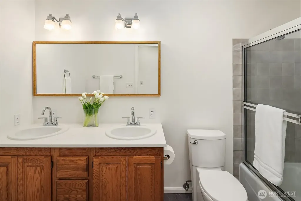 7061 NE 137th Street Kirkland WA 98034