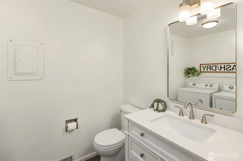 7061 NE 137th Street Kirkland WA 98034