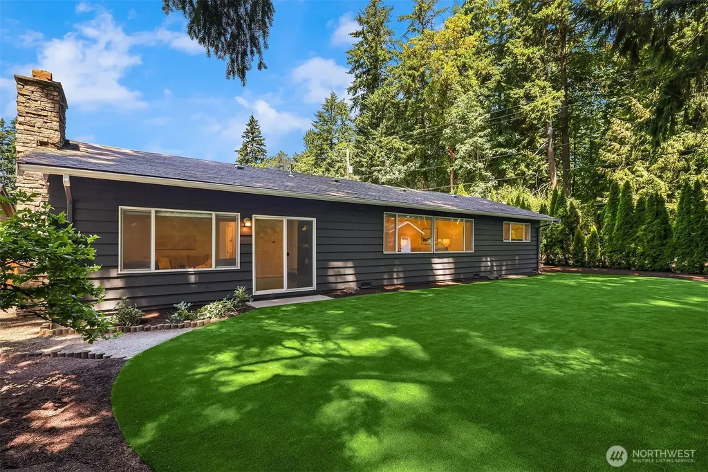 7061 NE 137th Street Kirkland WA 98034