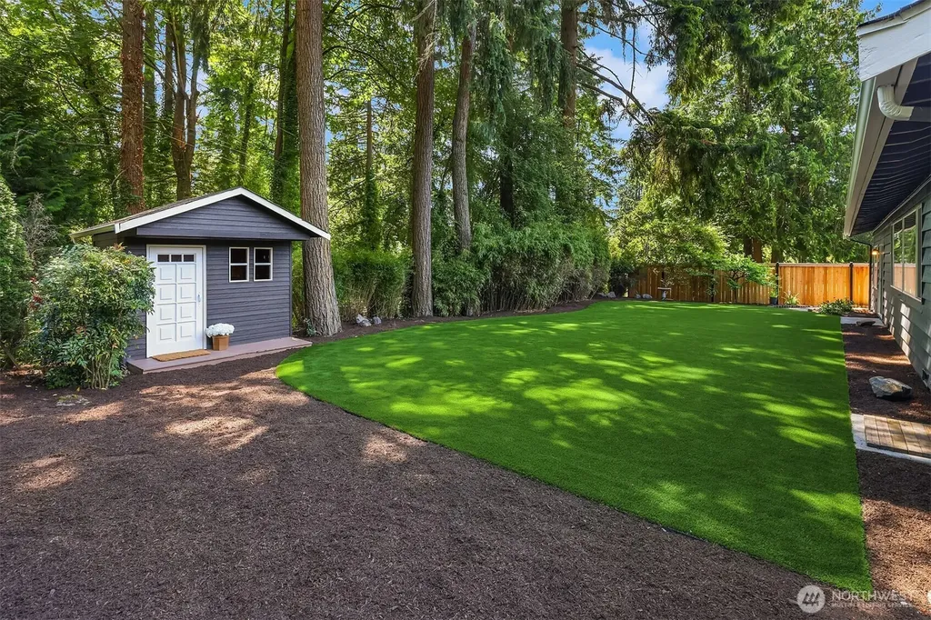 7061 NE 137th Street Kirkland WA 98034
