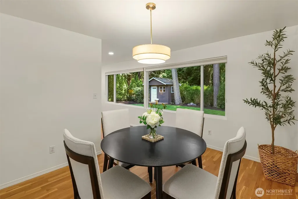 7061 NE 137th Street Kirkland WA 98034