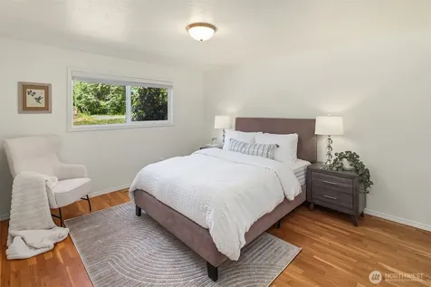 7061 NE 137th Street Kirkland WA 98034