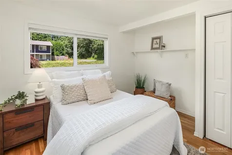 7061 NE 137th Street Kirkland WA 98034